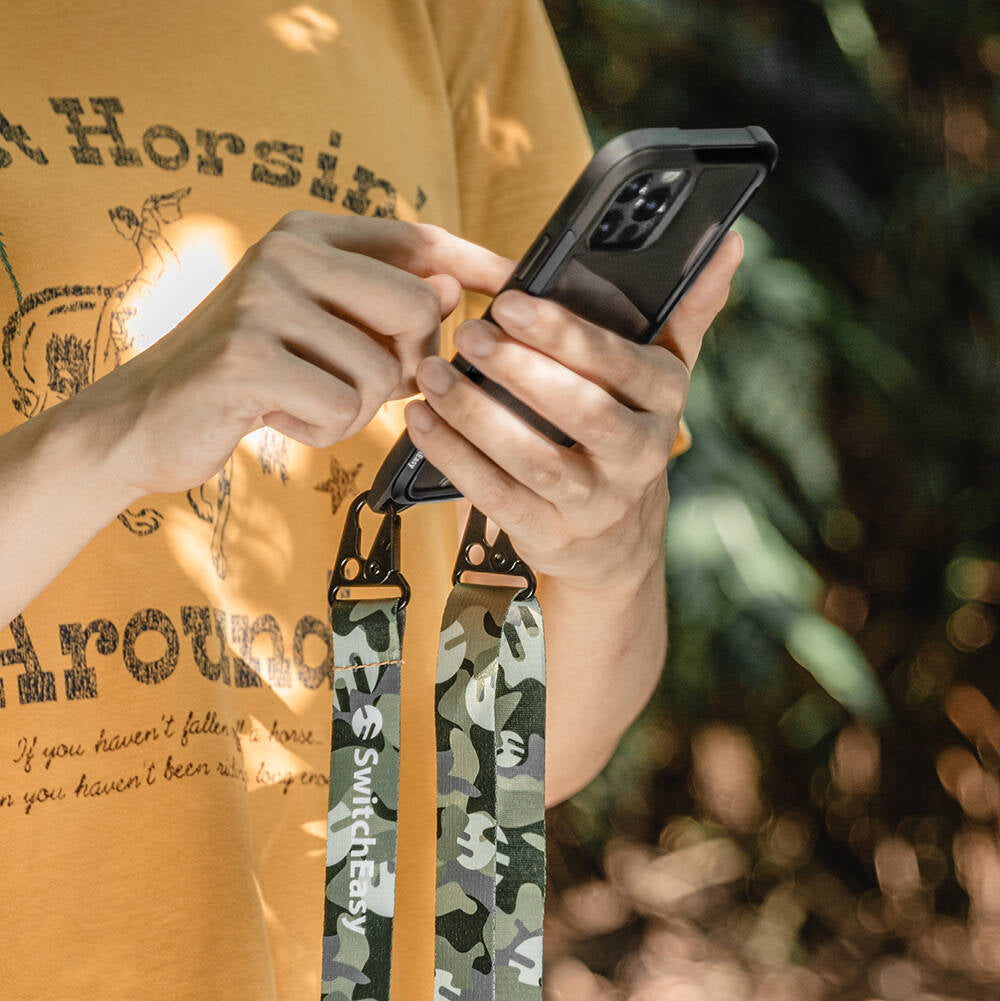 iPhone 13 Pro Kılıf Boyun Askılı Kompozit Tasarımlı Şok Önleyicili Lisanslı Switcheasy Odyssey Kılıf iPhone 13 Pro Kılıf Boyun Askılı Kompozit Tasarımlı Şok Önleyicili Lisanslı Switcheasy Odyssey Kılıf